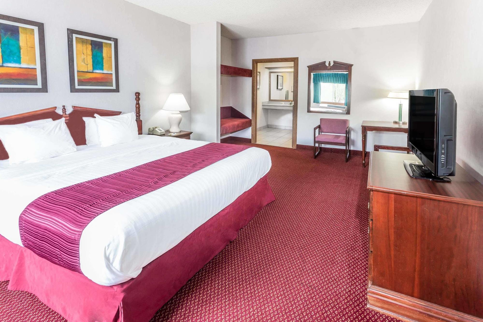 Days Inn By Wyndham Tiffin Buitenkant foto