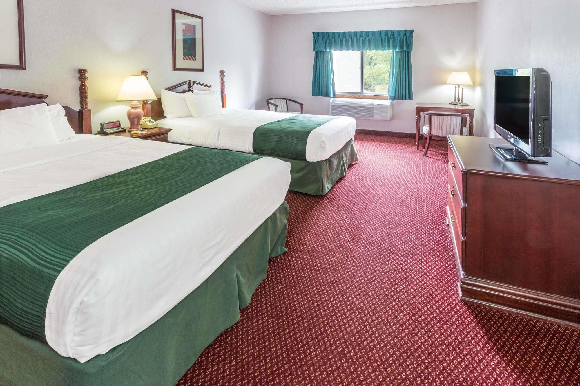Days Inn By Wyndham Tiffin Buitenkant foto